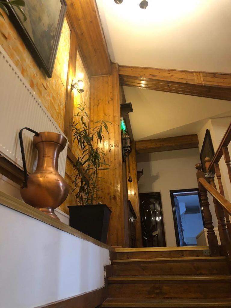 Nonna Mia Hotel Бухарест Экстерьер фото