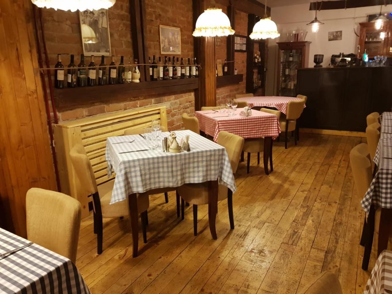 Nonna Mia Hotel Бухарест Экстерьер фото