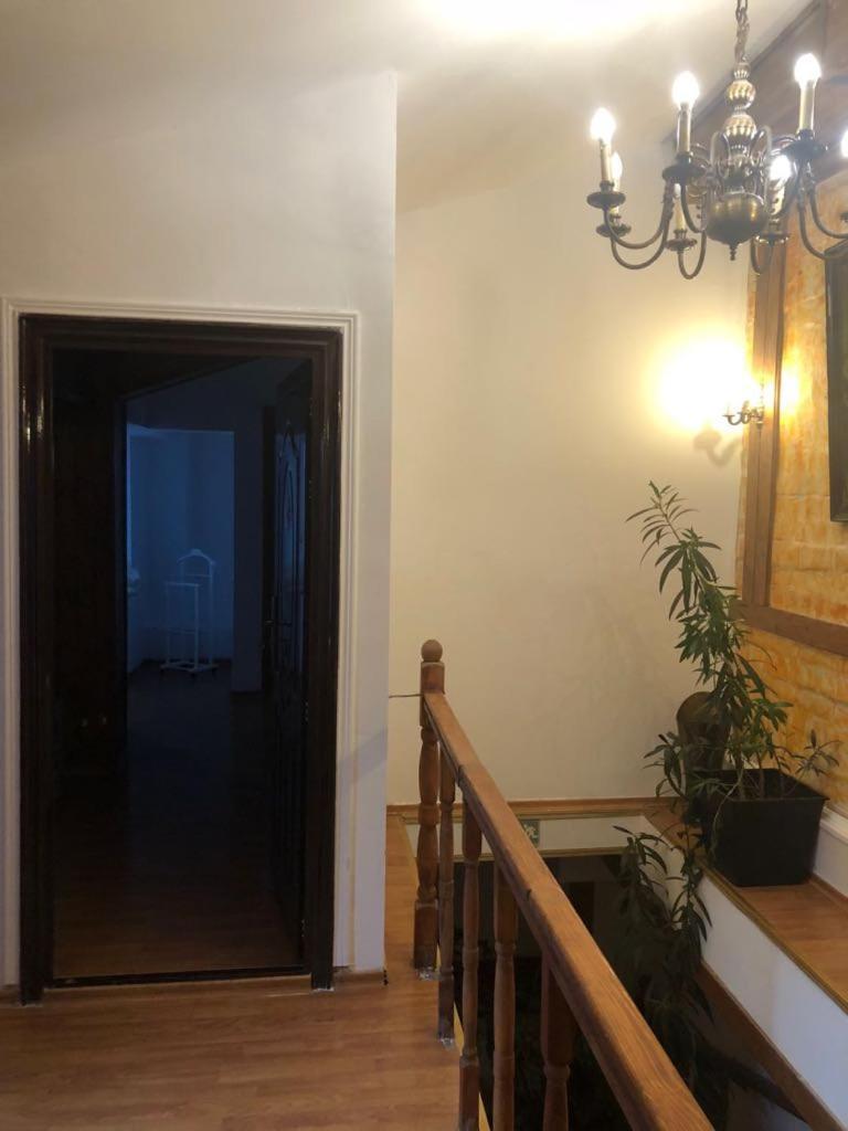 Nonna Mia Hotel Бухарест Экстерьер фото